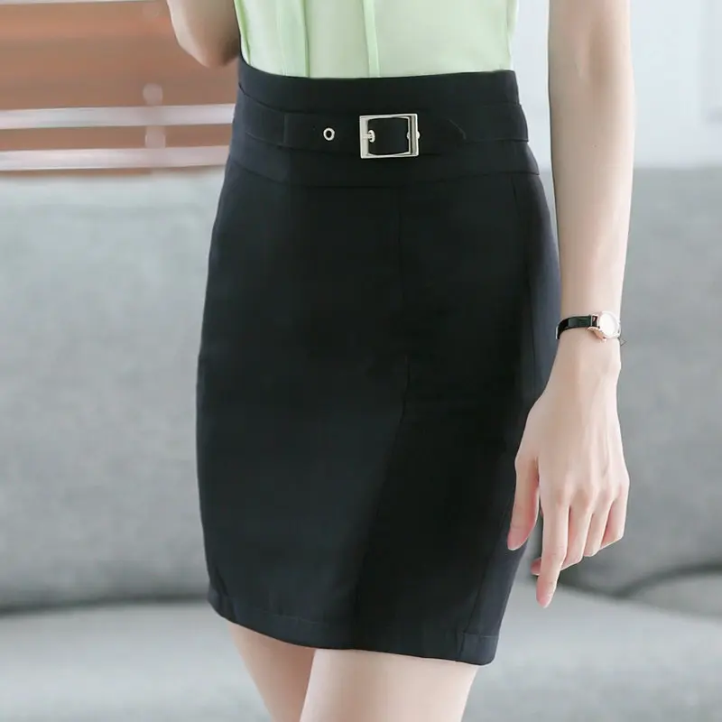 Женская облегающая юбка черная офисная большого размера | одежда