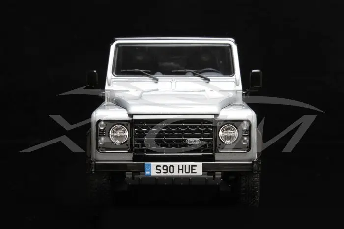 Литая под давлением модель автомобиля почти настоящая 1:18 Defender 9" 2000000" pcs Edition-+ маленький подарок