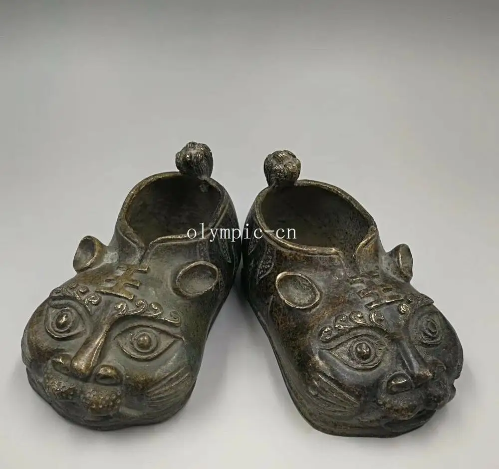 

Pair old bronze copper carvings auspicious beast tiger design shoes statue