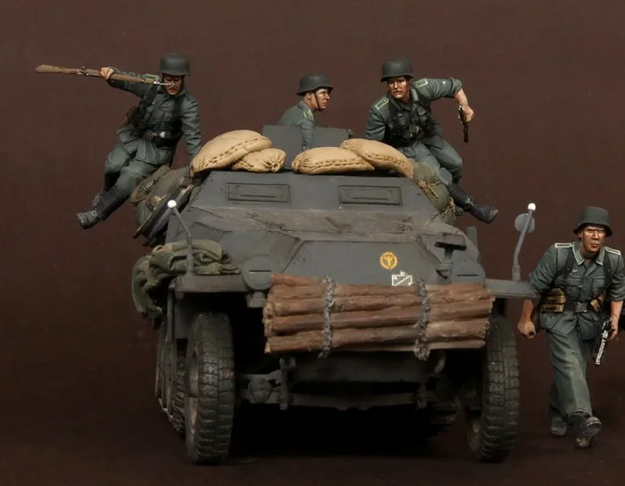 1/35 scale German panzer The soldier 4 people (excluding cars) miniatures WWII Resin Model Kit figure Free Shipping | Игрушки и хобби