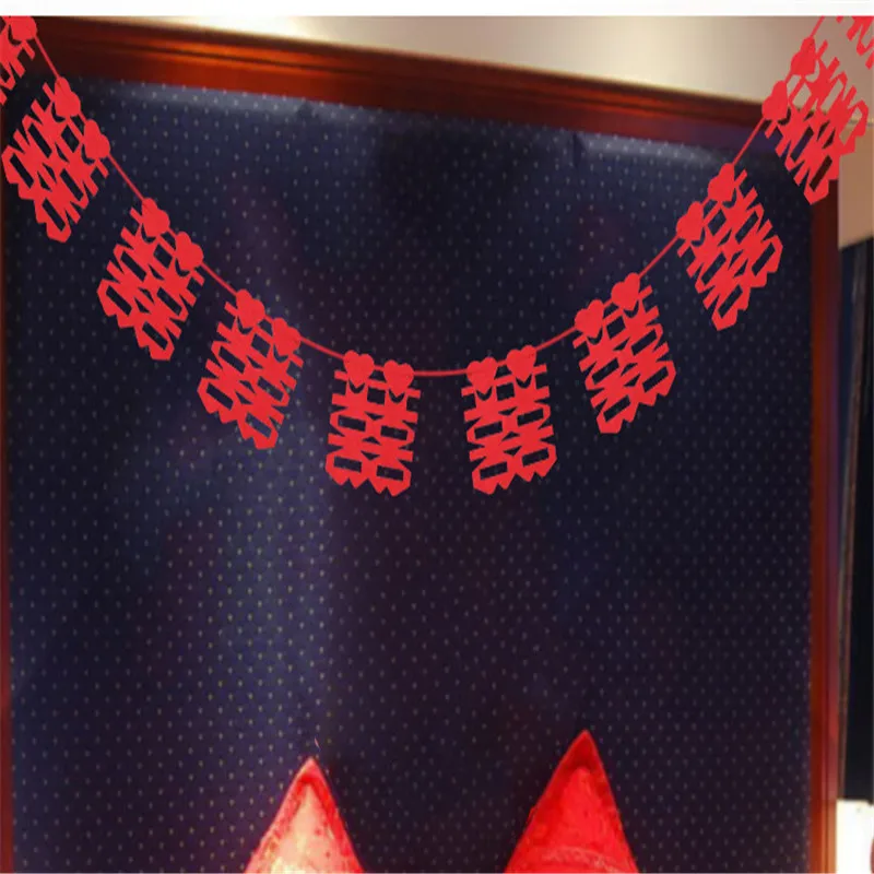 Гирлянда 3 м из нетканого материала с красными влюбленными сердцами полые