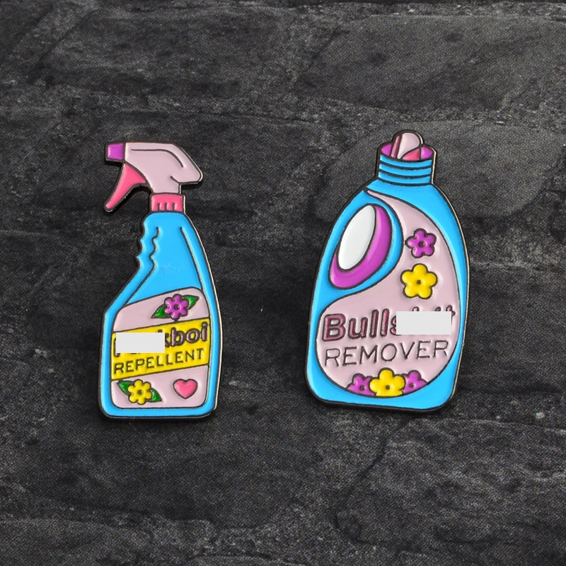 Репеллентная брошь в форме жидкости для стирки моющего средства с распылителем