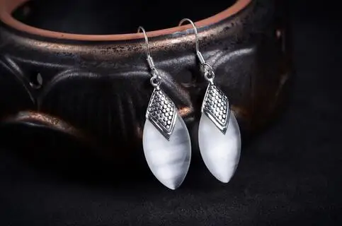 

noble 925 Silver Natural White Opals Earrings 14/5"