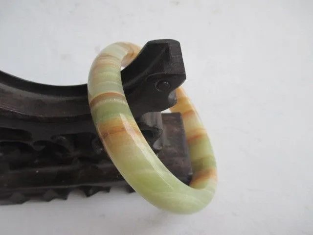 

Chinese jadeite jade carved carved by hand.Jade bracelet
