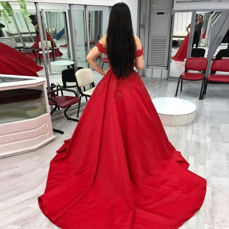 

Vintage princess red prom dresses long off the shoulder lace appliques women evening gowns strapless ladies robe de soiree