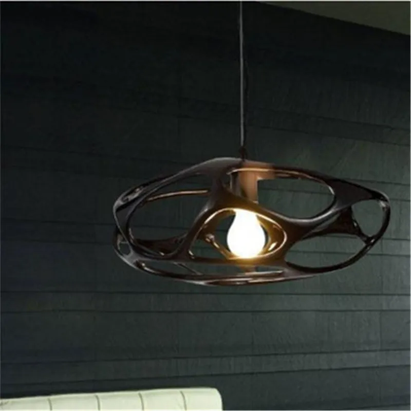 저렴한 화이트 블랙 수 지 불규칙 한 펜 던 트 조명 램프 바 조명기구 서 스 펜 션 매달려 Dropling Lustre D83