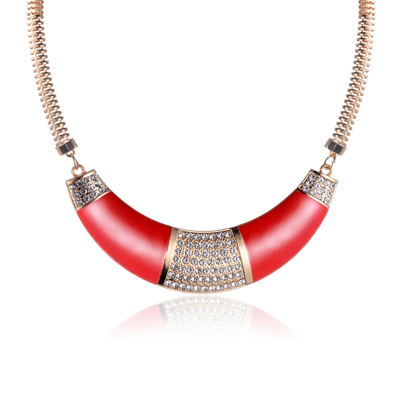 Женское колье чокер SUKI массивное готическое ожерелье с эмалью полумесяца