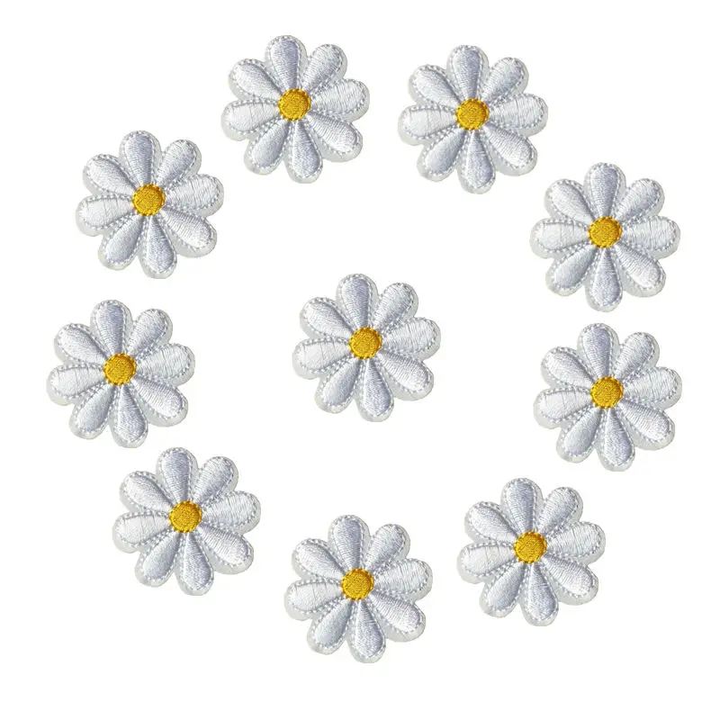 10PCS Embroidered Sew Iron On Patches White Flowers Badges Daisy 4CM For Bag Jeans Hat T Shirt DIY Appliques Craft Decoration