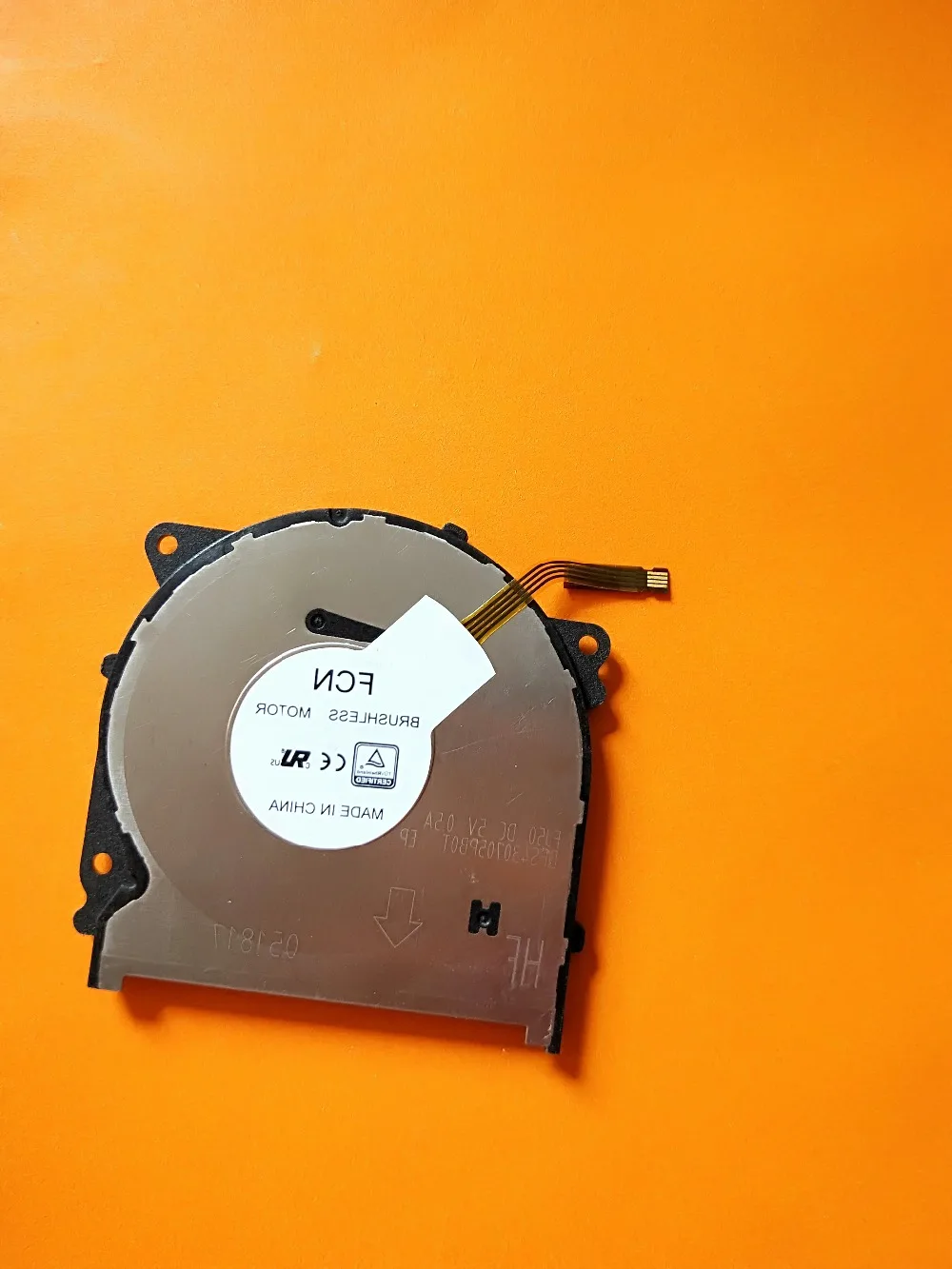 Новинка, охлаждающий вентилятор для процессора Lenovo miix720-12isk DFS430705PB0T FJ50 DC5V 0.5A Новинка, охлаждающий вентилятор для процессора Lenovo miix720-12isk DFS430705PB0T FJ50 DC5V 0.5A