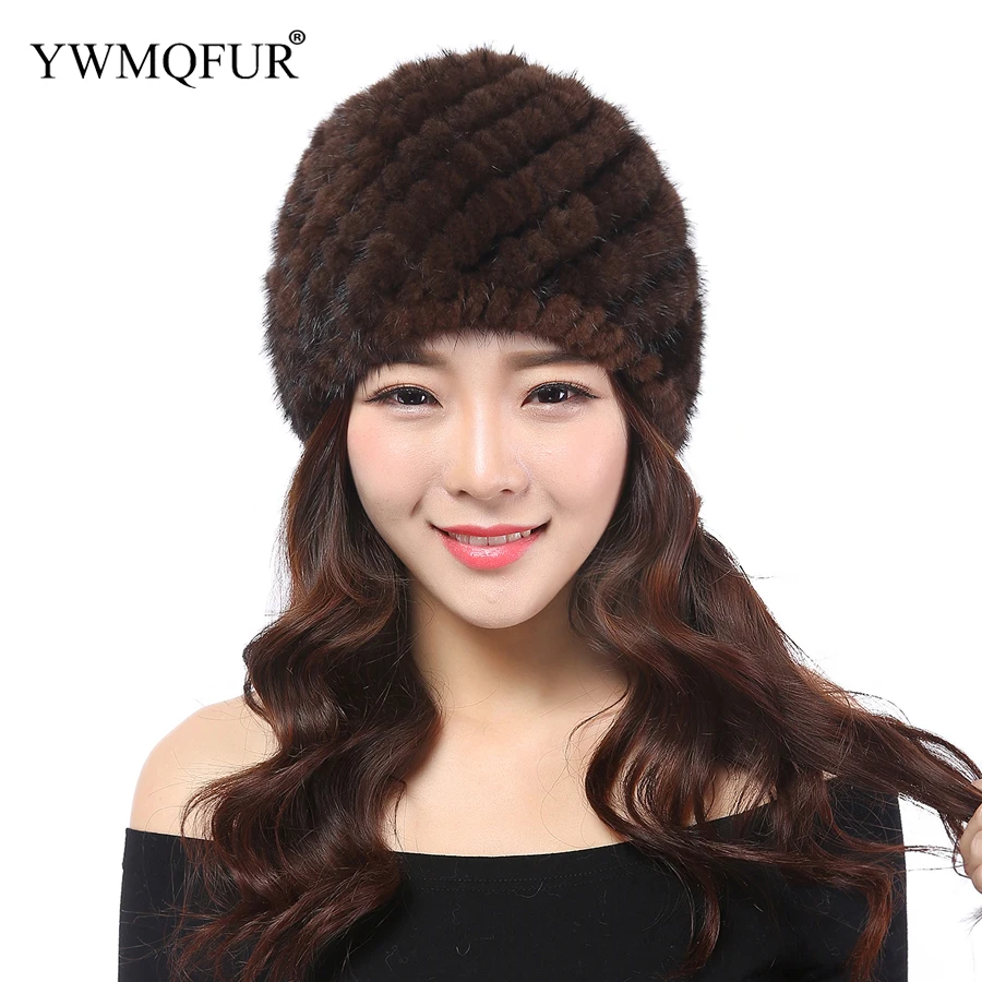 Женская зимняя теплая шапка из натурального меха женская с ананасовым черепом