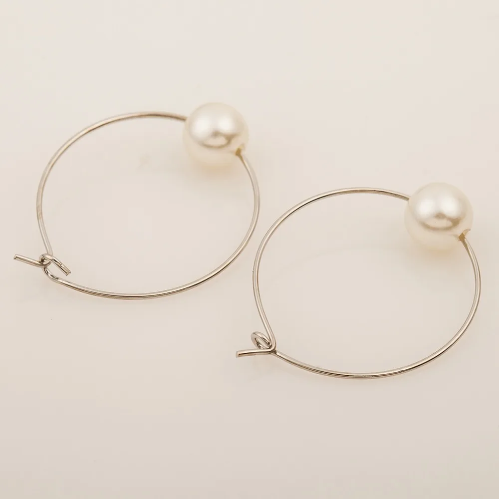 Женские позолоченные серьги-кольца с искусственным жемчугом | Украшения и