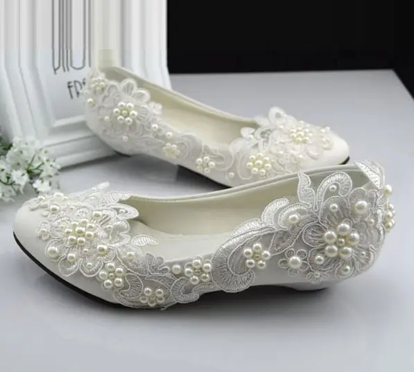 

Plus sizes 40 41 42 ivory lace wedding shoes for woman small low heel comfotable pearls bridal shoes TG382 parties dress shoe