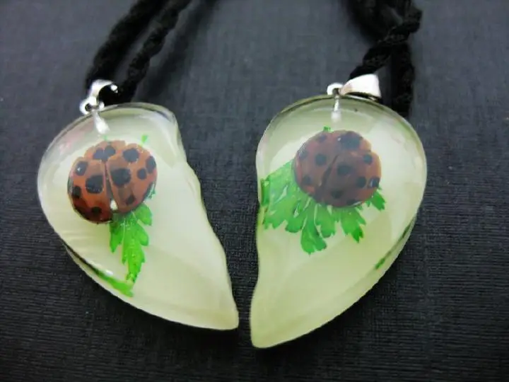 12 шт. новинка Очаровательная подвеска в виде сердца с настоящей божьей коровкой