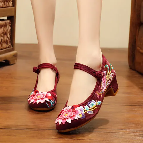 Wine Red Veowalk высокого класса вышитые Для женщин Мягкий хлопок ткань низкий квадратный каблук; круглый носок женские туфли в стиле ретро; удобные лодочки; zapatos mujer - Цвет: Wine Red