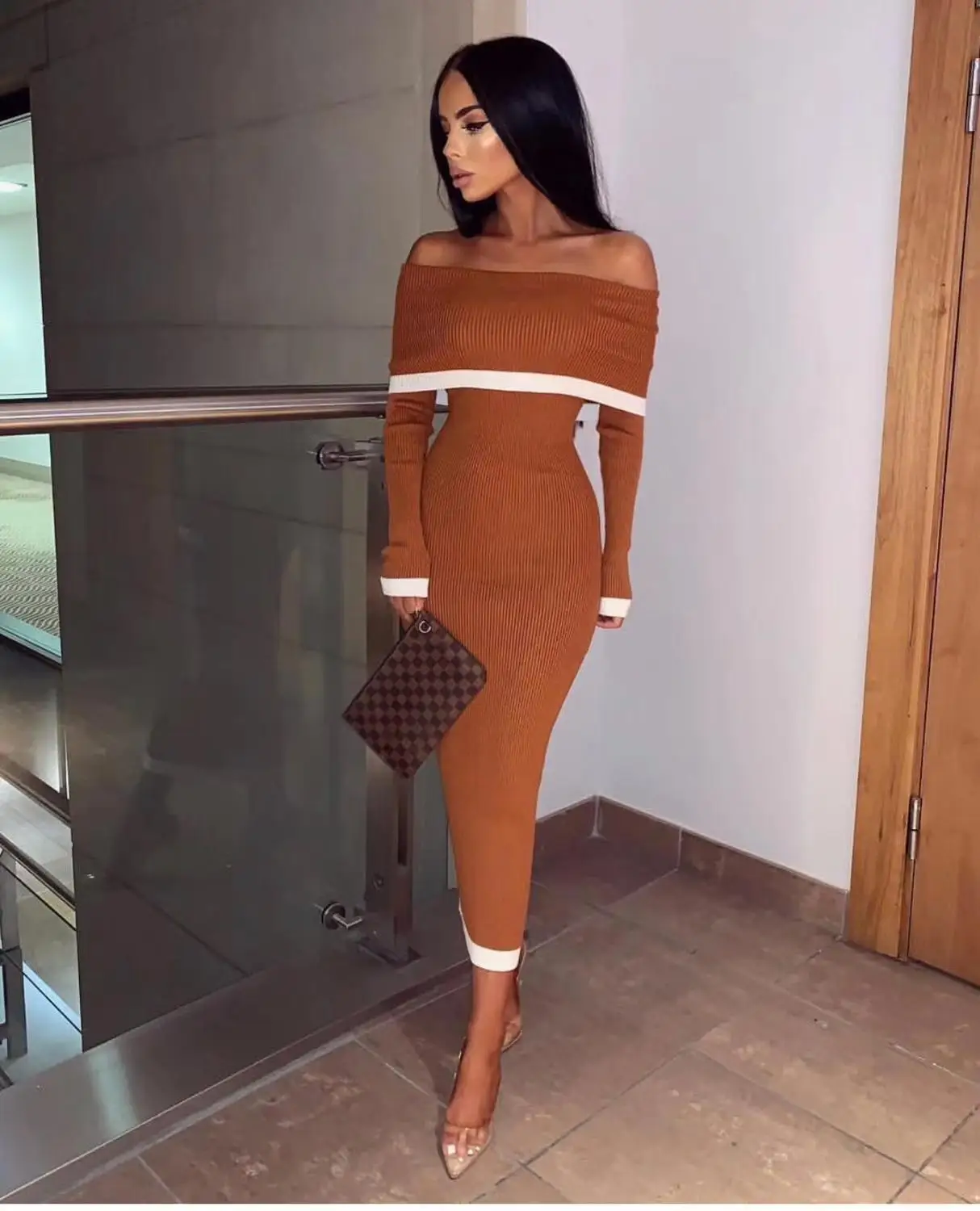 Женское Бандажное платье с длинным рукавом и открытыми плечами вечернее