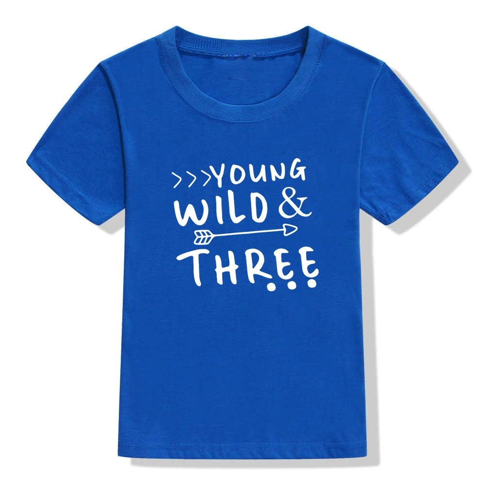 Young Wild и Three/футболка для детей ясельного возраста рубашка на 3 дня рождения Милая рубашка для мальчиков и девочек топы, модный стиль, детский праздничный подарок
