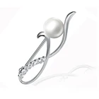 Классическая брошь из 925 стерлингового серебра с белым золотым напылением и природным AAA класса пресноводным жемчугом .Продвижение