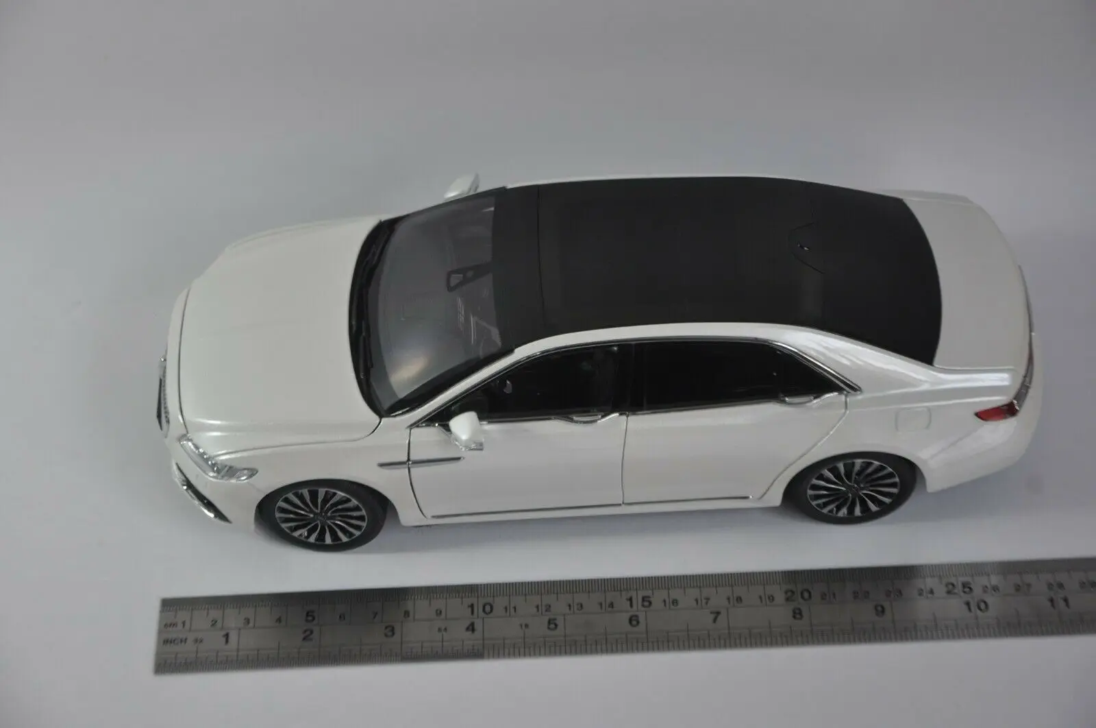 1:18 литая модель для Lincoln Continental 2018 белая оригинальная фабричная Коллекция