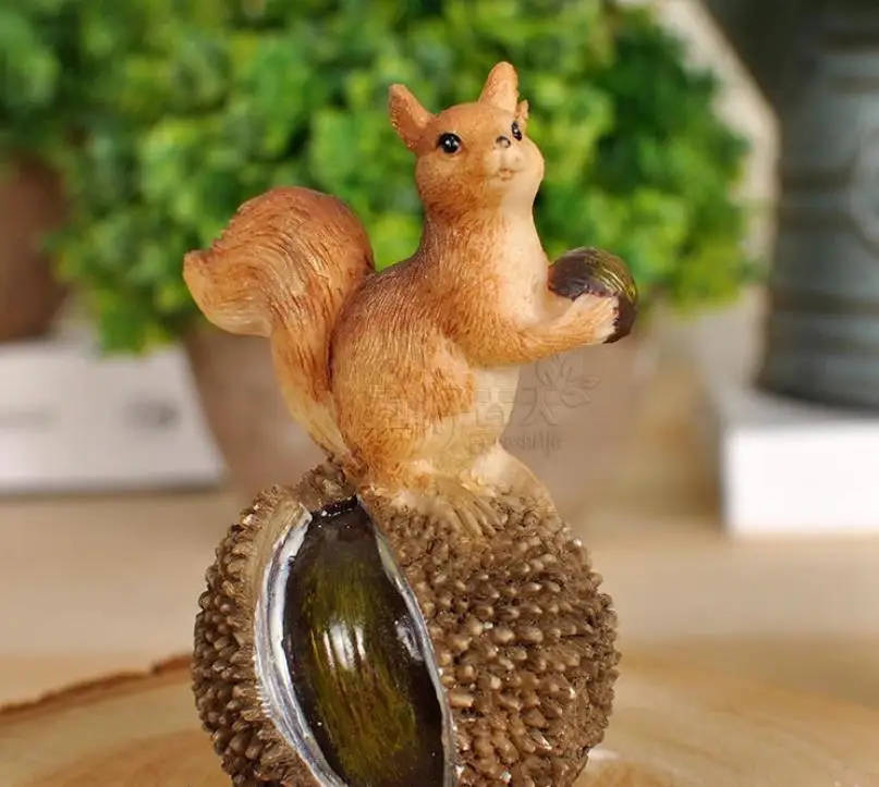 Living Room TV Cabinet Decoration Creative Office Decor Home Furnishing Simulation Animal Squirrel with Nuts Figurine Collection | Дом и сад
