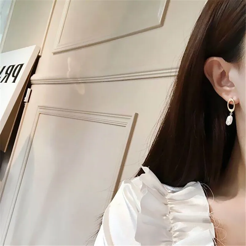 MENGJIQIAO Новые популярные трендовые несимметричные геометрические металлические пресноводные жемчужные Асимметричные Висячие серьги для женщин модные Oorbellen