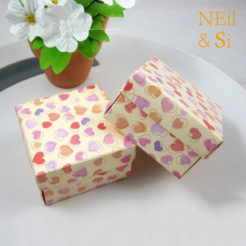 Бесплатная доставка милая коробка для свадебных конфет в форме сердца бумажные