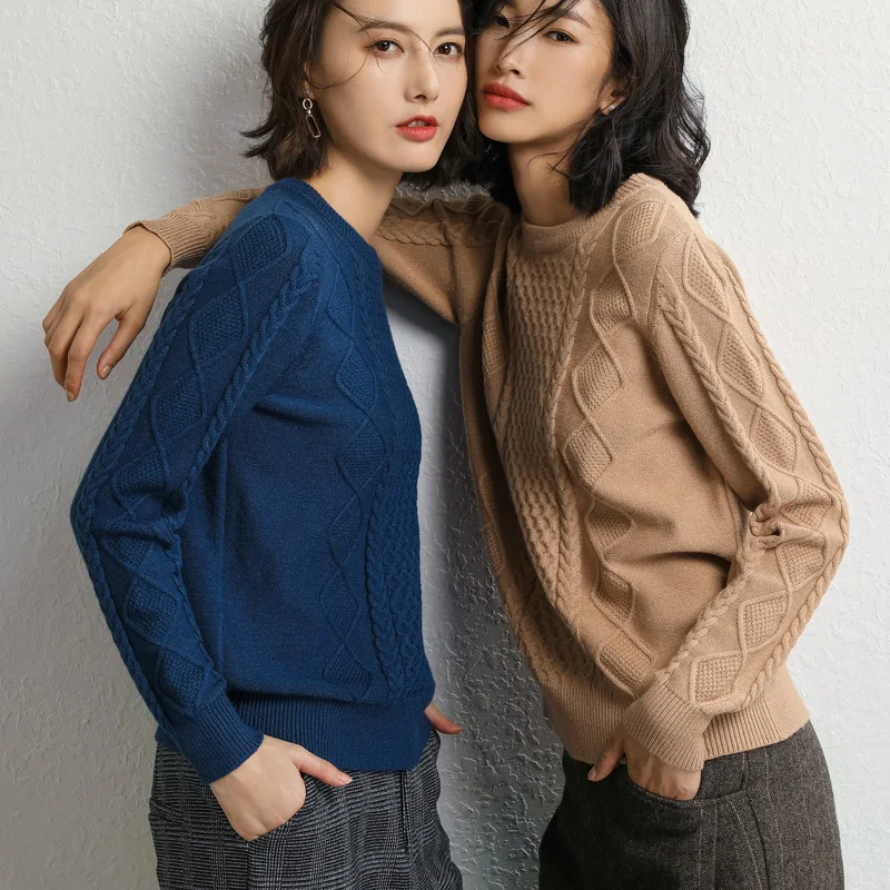Новый зимний теплый женский свитер с круглым вырезом однотонный удобный мягкий
