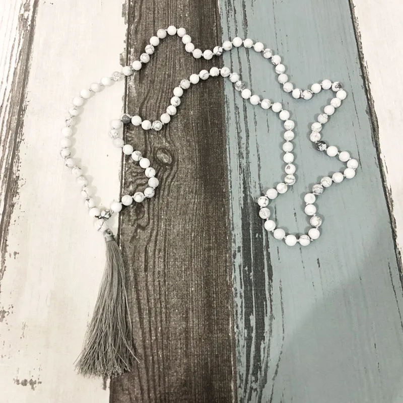 Колье с длинной кисточкой howlite mala колье 108 С узелком для йоги белое бусинами