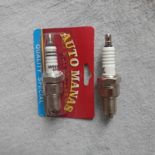 Свеча зажигания BP6ES для HONDA GX110 GX120 GX140 GX160 GX340 GX390 AX100 мотоцикл TR250 R/C 2 кВт 5 7