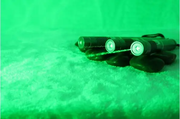 Гарантия 100% 450nm Фокус Регулируемая Синяя лазерная указка горящая спичка Зеленая