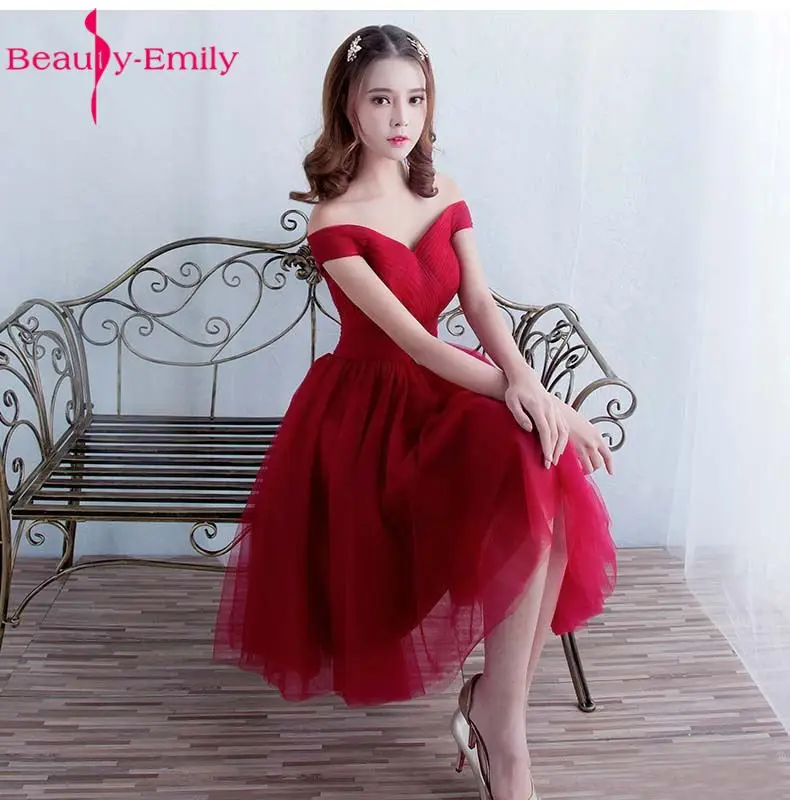 Женское Короткое платье подружки невесты Beauty Emily Бордовое с открытыми плечами