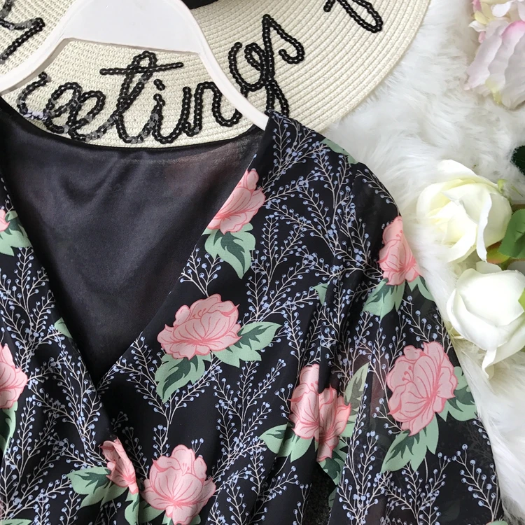 Цветочный короткий женский комбинезон с v-образным вырезом, пляжный Boho с принтом, с рюшами, сексуальный корейский элегантный шифоновый ромперы-туники, летний женский комбинезон