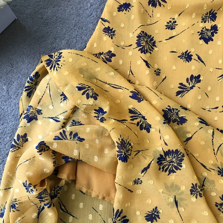 Женское платье с высокой талией летнее облегающее без бретелек принтом в стиле