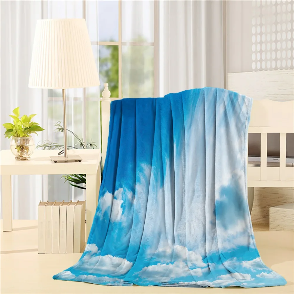 Фланелевый плед уютная кровать диван одеяло s квартира небо с плавающим тонким слоем облаков летнее время