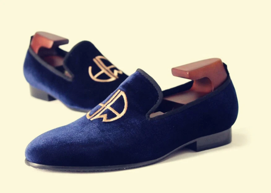 2017 г. Мужская бархатная синяя обувь очаровательные лоферы с вышивкой в стиле