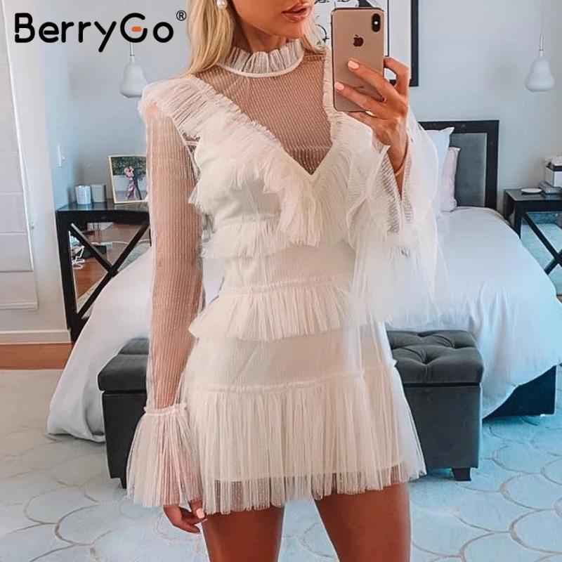 Женское Сетчатое платье в горошек BerryGo летнее облегающее мини с кисточками v