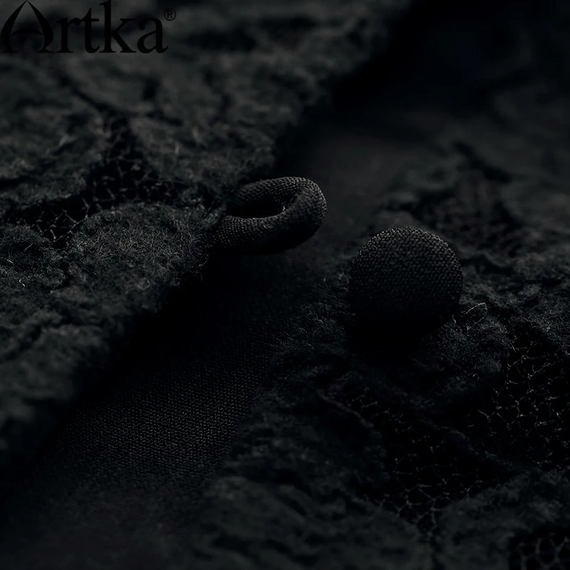 Женская винтажная шифоновая рубашка ARTKA белая однотонная кружевная