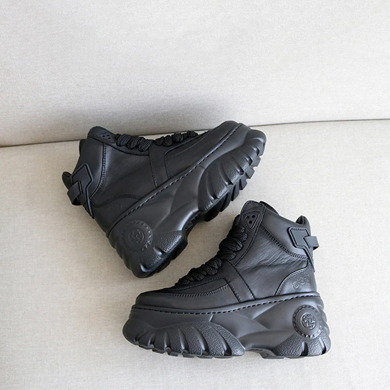 Новинка обувь на не сужающемся книзу высоком массивном каблуке женские