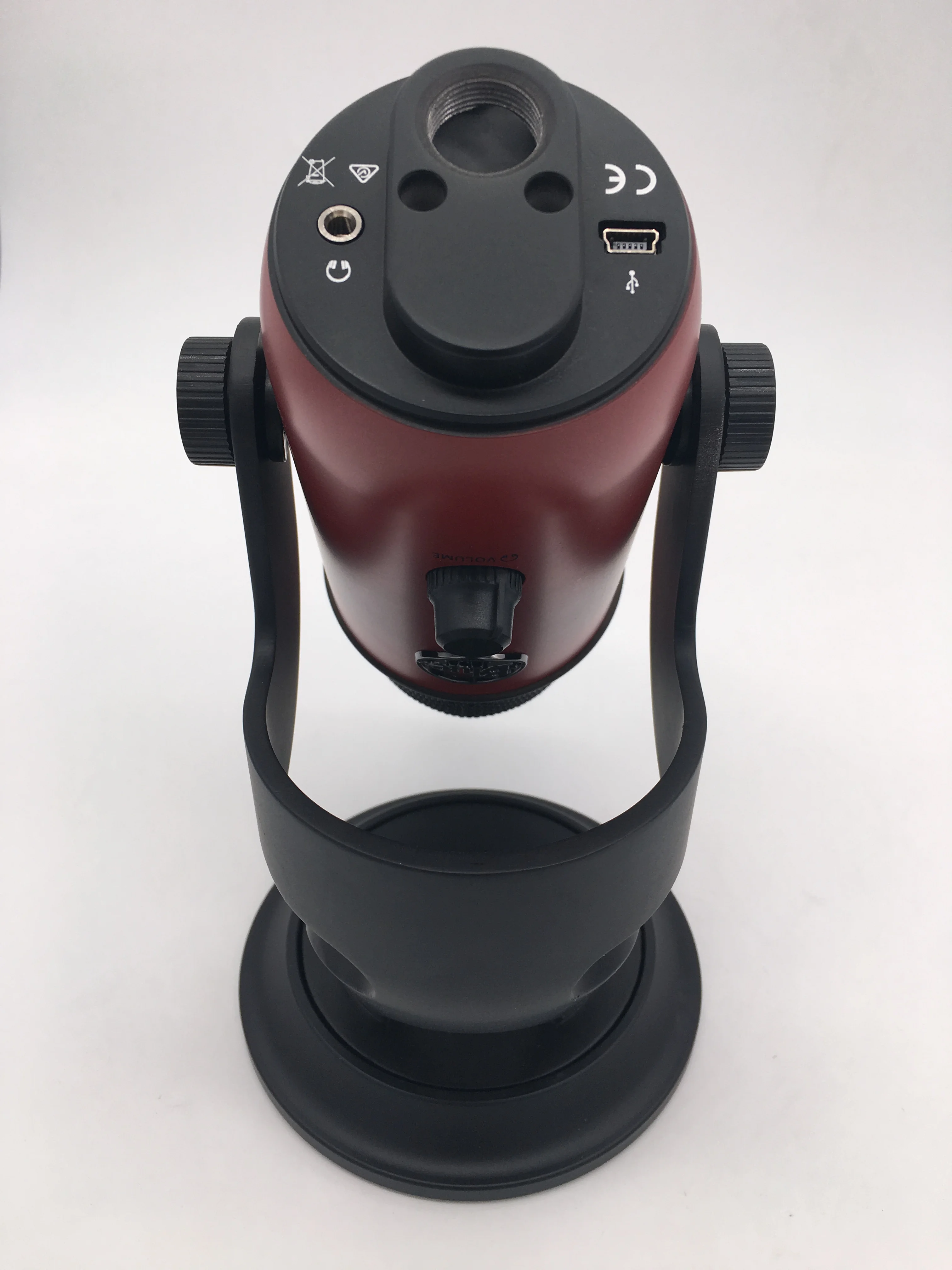 Студийный USB конденсаторный микрофон Blue Yeti для прямой трансляции и записи с