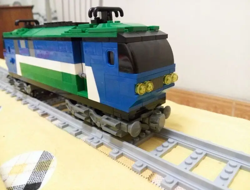 Наборы для моделирования совместимые с железнодорожными рельсами Rollingstock 3D блоки