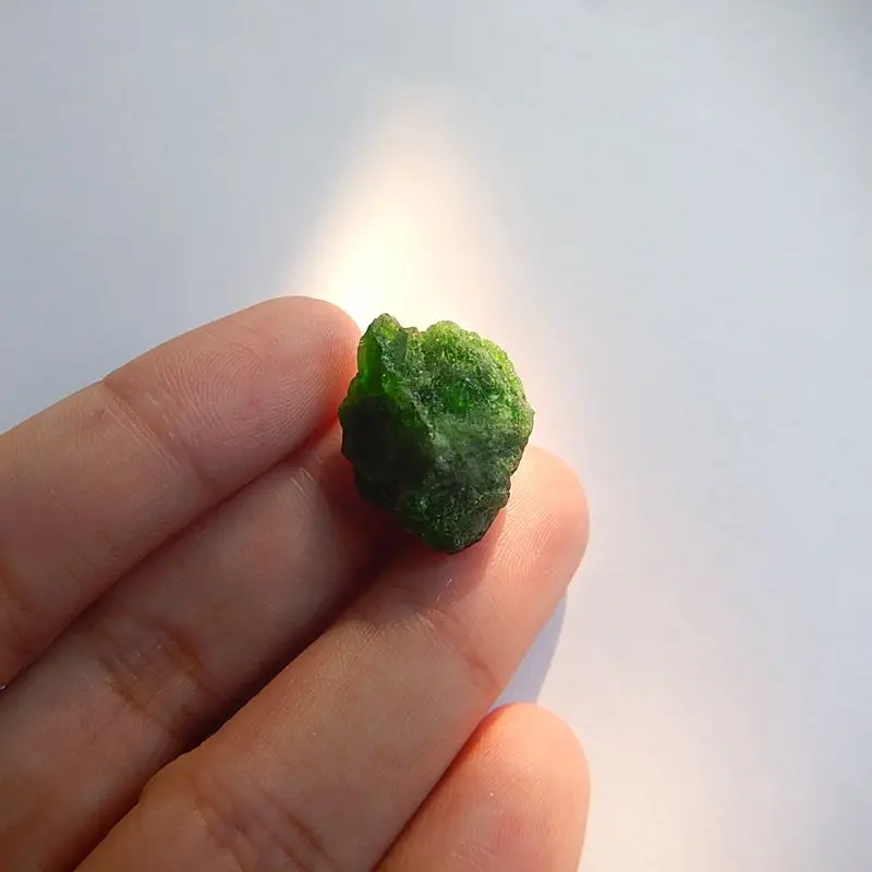 

New! Fine jewelry AAA Nugget diopside raw material 21*15*11mm 4.6g semiprecious stone nugget diopside Trendy Jewelry Accessory