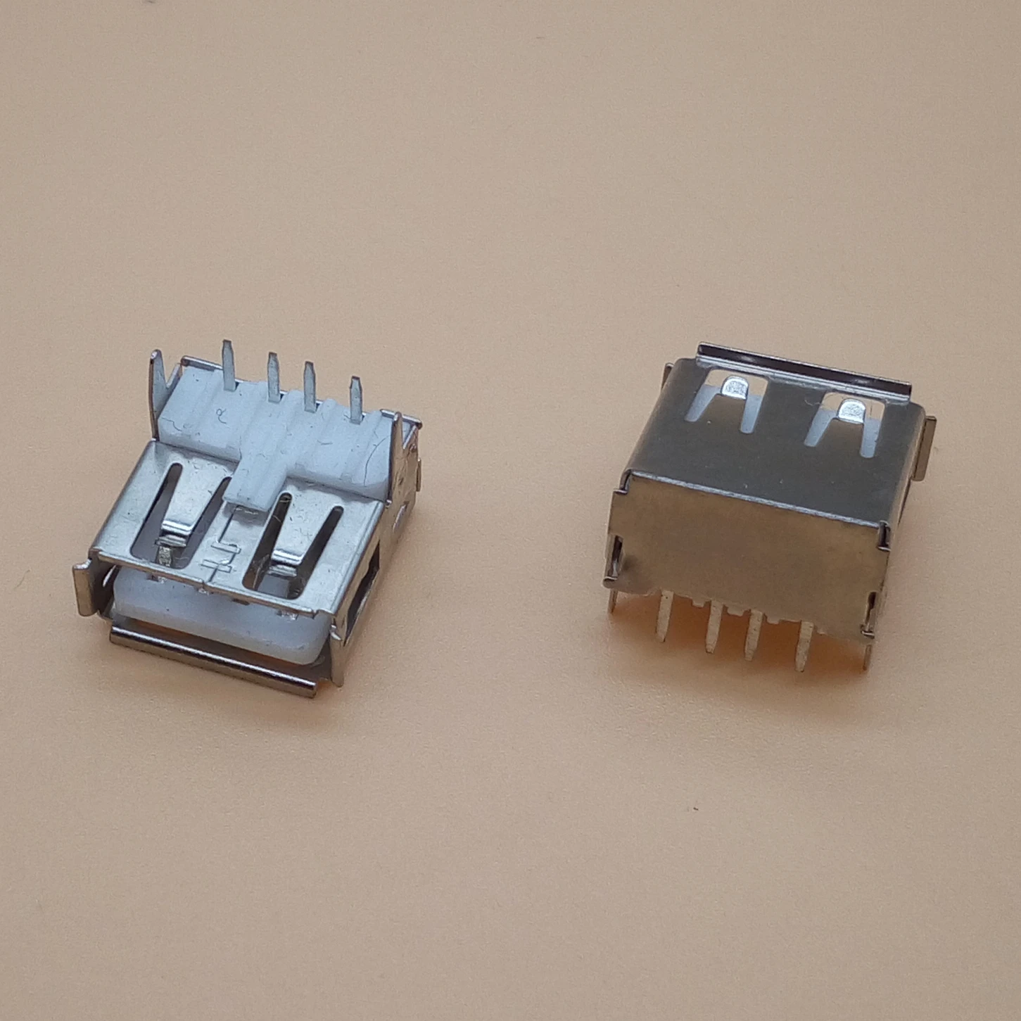 

10 шт., 4-контактный гнездовой разъем USB 2,0 типа а, 90 градусов
