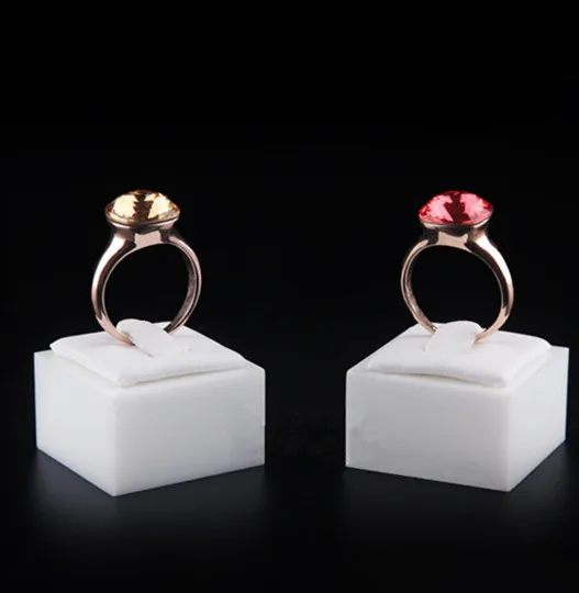 Уникальная и модная искусственная кожа акриловая витрина для колец Держатель