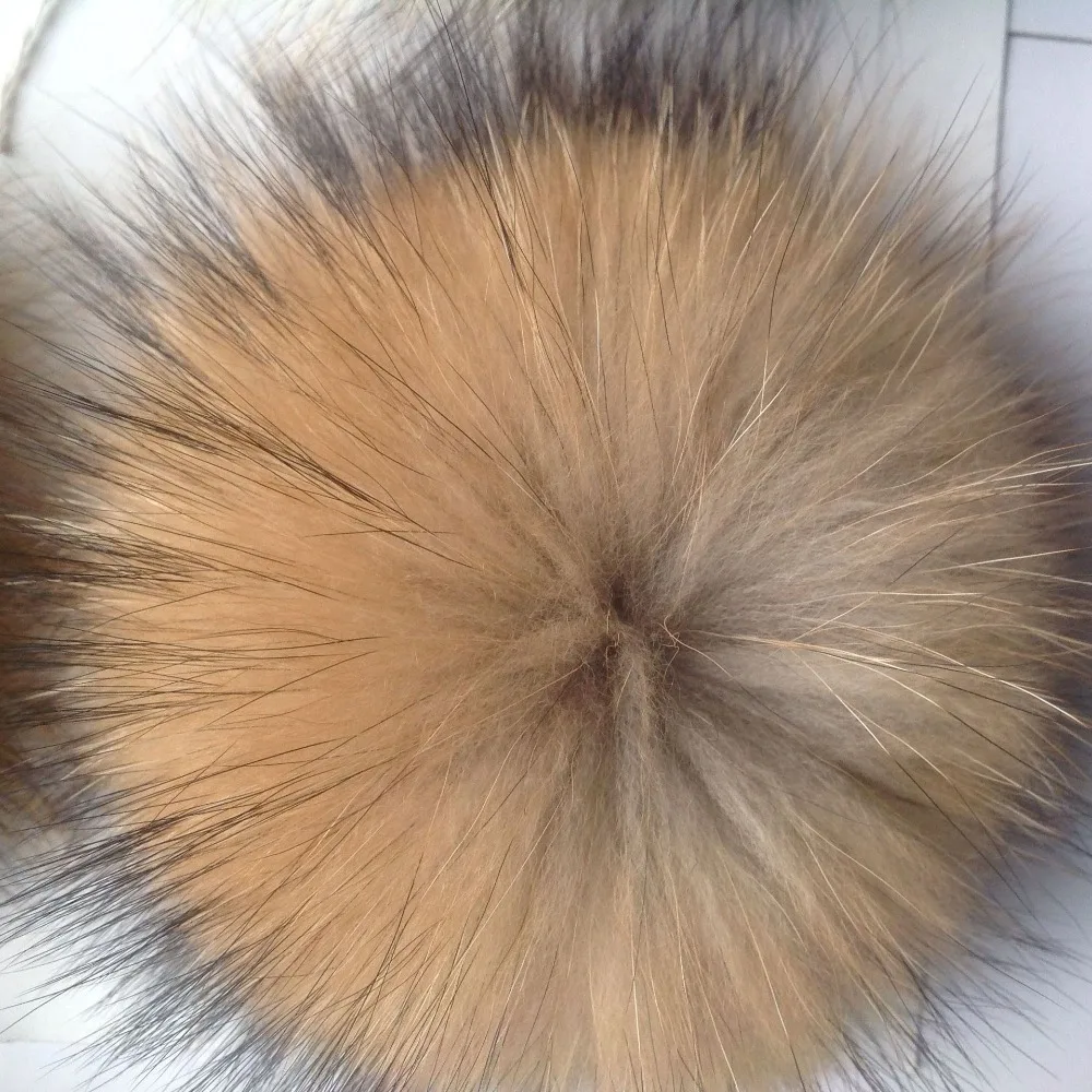 15pcs a Lot Wholesale Fluffy Real Raccoon Fur Pompoms Big Nature Round Fur Pom poms Hairy Ball For Knitted Hats Caps Skullies