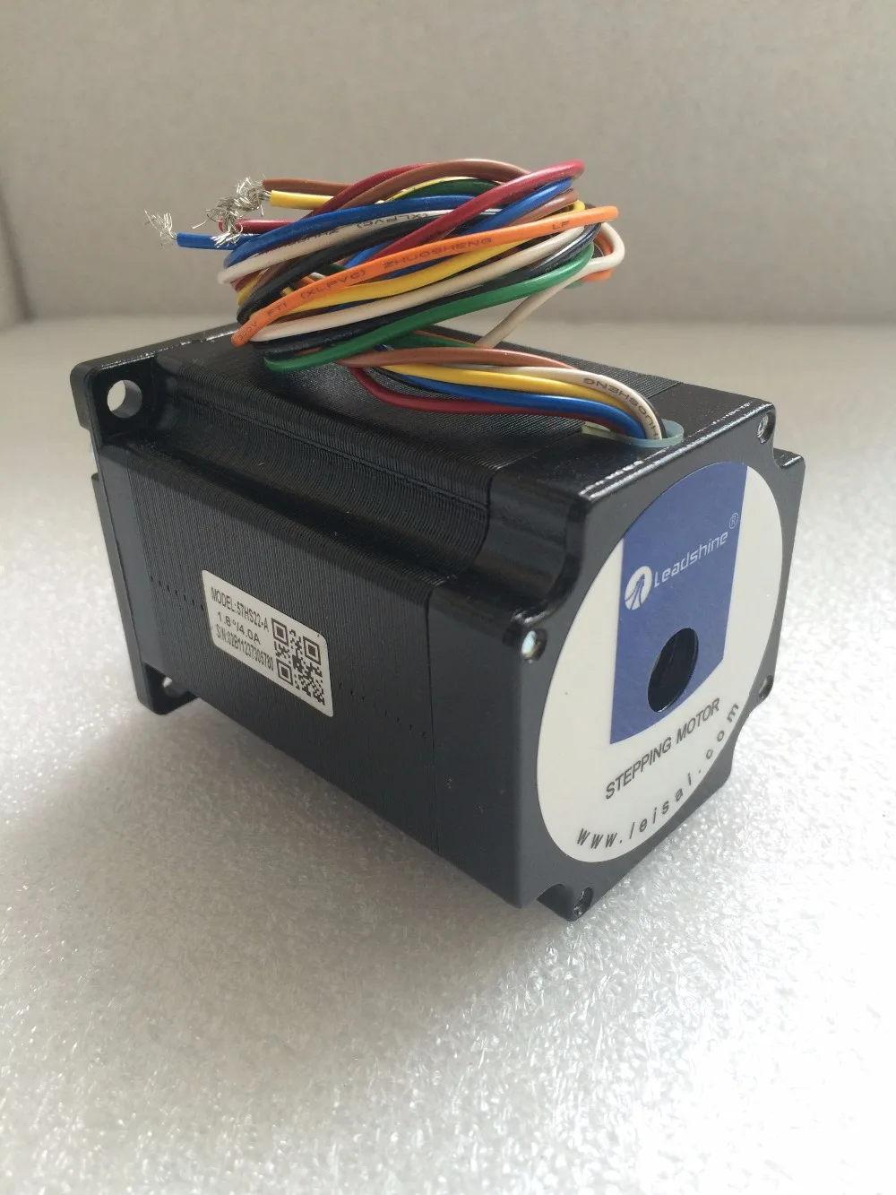 Двухфазный электродвигатель Leadshine 57HS NEMA23 серии 57HS22 A однополярный 3.5A 198 24 (1 4) N.M