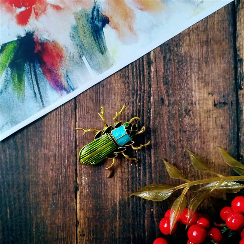 

Vintage Design Gold Color Beetle Brooches For Women Dress Scarf Insect Brooch Green Enamel Pin Jewelry Accessories Men Kid Gifts