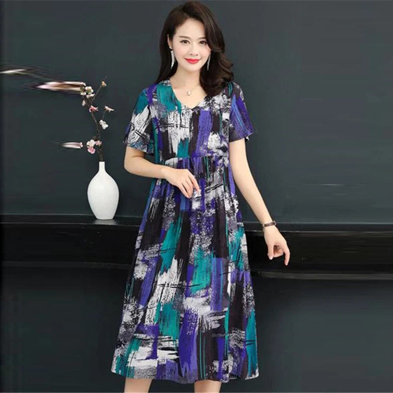 Женское платье в полоску повседневное длинное этническом стиле с коротким