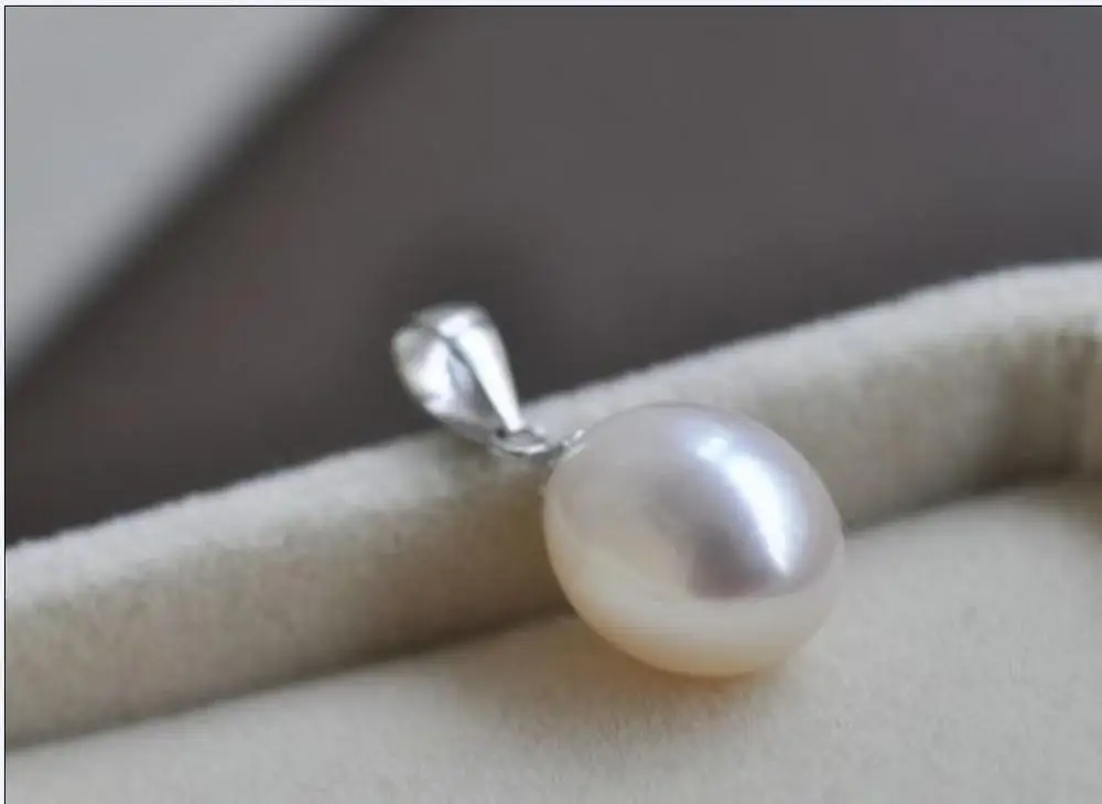 

Free shipping Natural 10x12mm AAA+south sea White Pearls Necklace Pendant