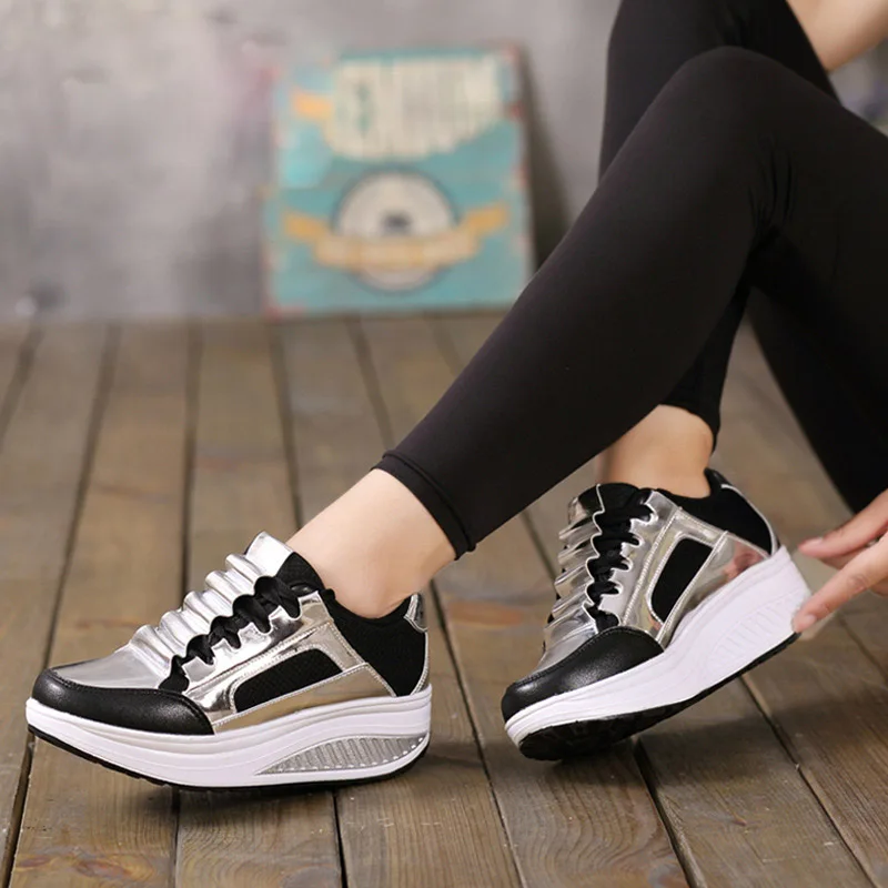 HEE GRAND/Серебристые туфли на платформе женские осенние Мокасины 2017 г. Повседневная