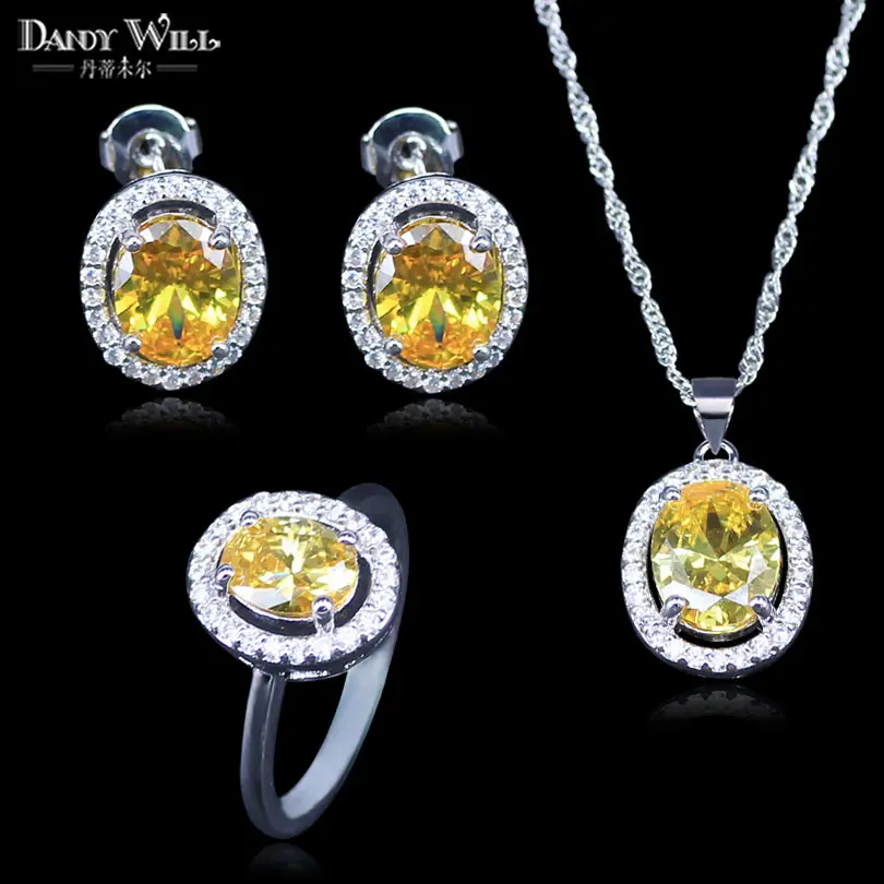 Женский комплект ювелирных изделий из 3 предметов колье и сережек серебристого