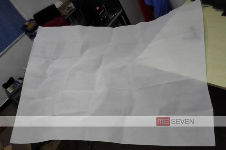 Простой белый портативный настенный подвесной экран из нетканого материала